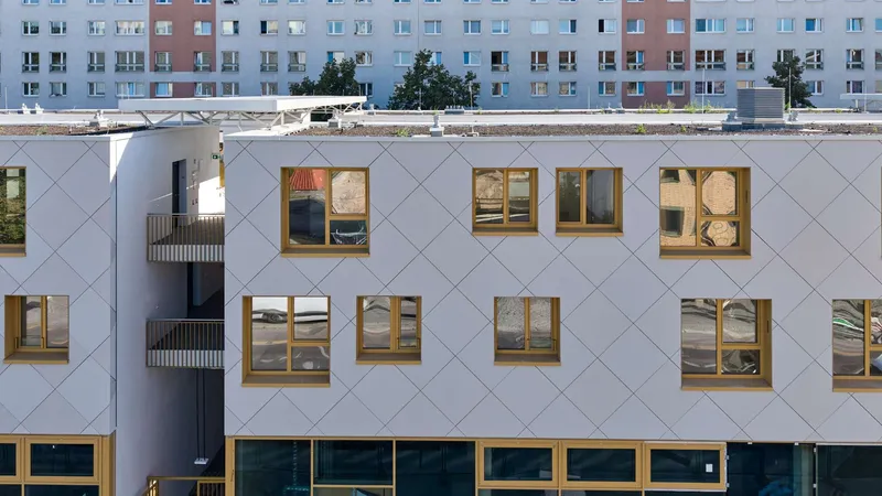 Ankommen & genießen: 4-Zimmer-Wohnung mit Dachterrasse in Mitte — photo 1